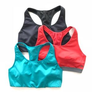 Nike Pro women’s sports bra (bundle)